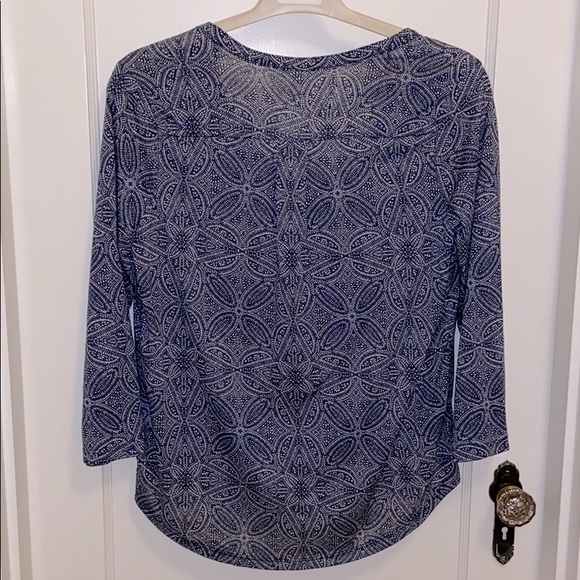 H&M | V-neck Blouse - Picture 2 of 3